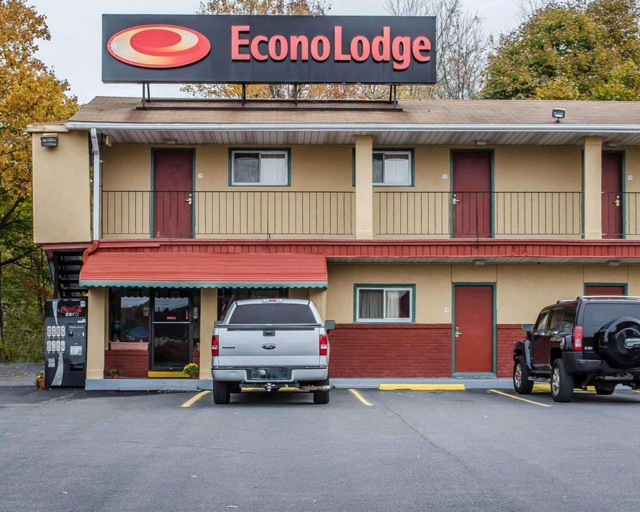Econo Lodge Frackville Exteriör bild